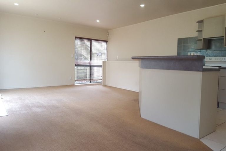 Photo of property in 820/12 Northcross Drive, Oteha, Auckland, 0632