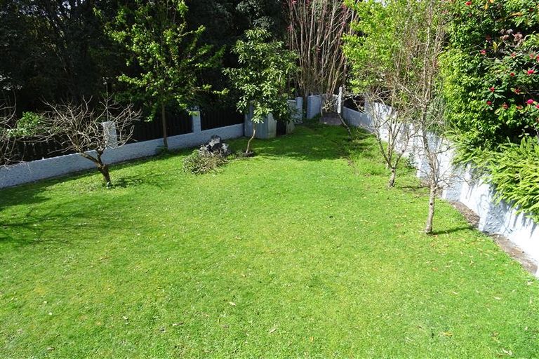 Photo of property in 2 Pamir Place, Welcome Bay, Tauranga, 3112