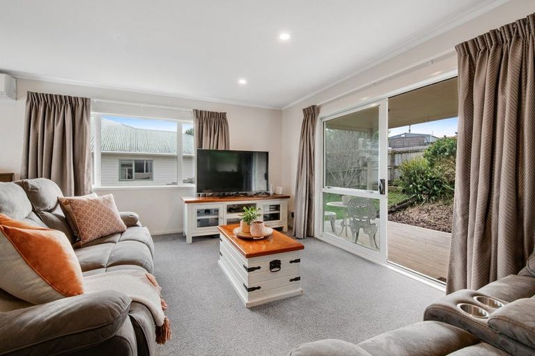 Photo of property in 13b Vipond Road, Stanmore Bay, Whangaparaoa, 0932
