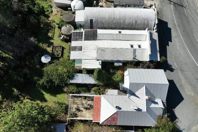 Photo of property in Saddlery Cottage, 3245 Paparoa-oakleigh Road, Paparoa, 0571