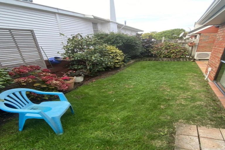 Photo of property in 2/9 Mana Esplanade, Paremata, Porirua, 5026