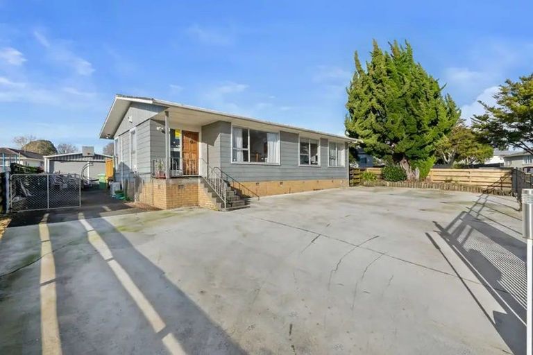Photo of property in 6 Carbery Place, Manurewa, Auckland, 2102