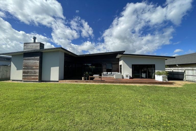 Photo of property in 5 Wentworth Lane, Waiwhakaiho, New Plymouth, 4312