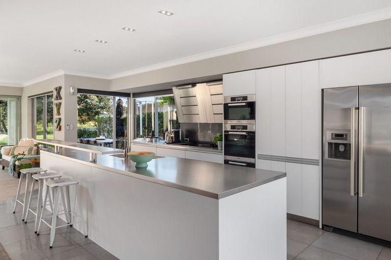 Photo of property in 194 Oceanbeach Road, Mount Maunganui, 3116