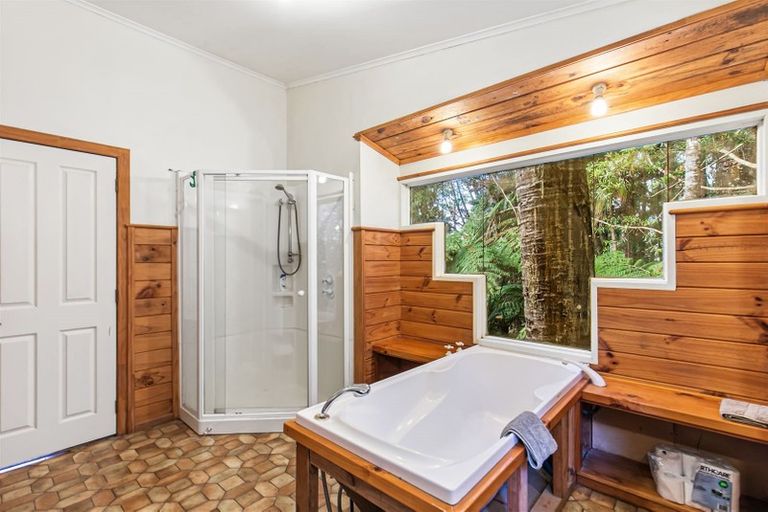 Photo of property in 130 Opanuku Road, Henderson Valley, Auckland, 0612