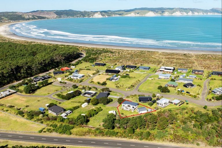 Photo of property in Blue Bay Road, Mahia, 4198