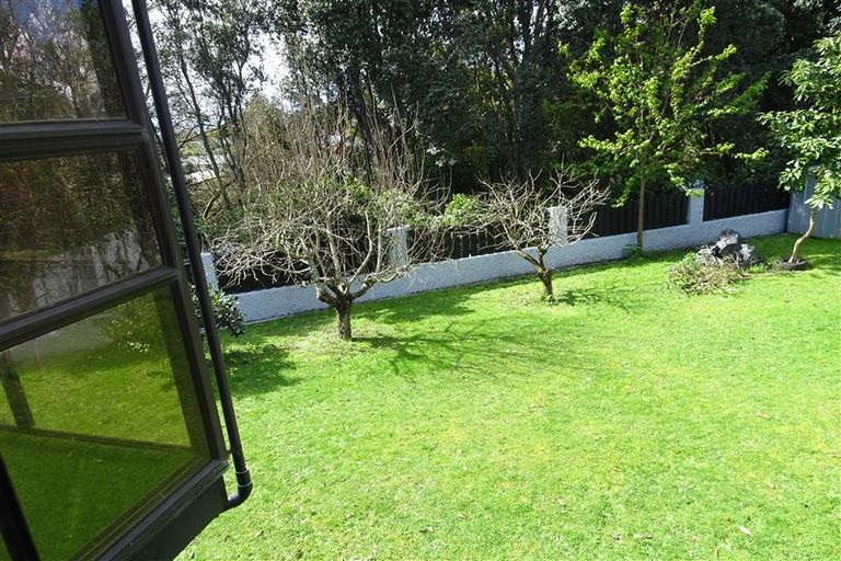 Photo of property in 2 Pamir Place, Welcome Bay, Tauranga, 3112
