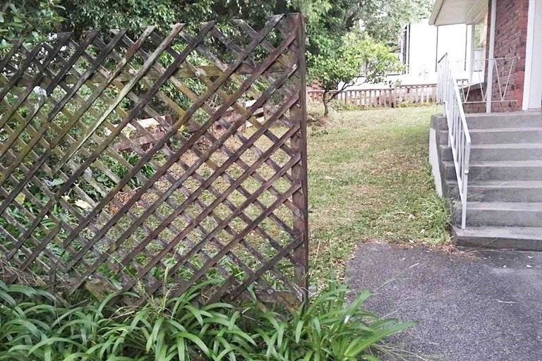 Photo of property in 2/99 Archers Road, Hillcrest, Auckland, 0629