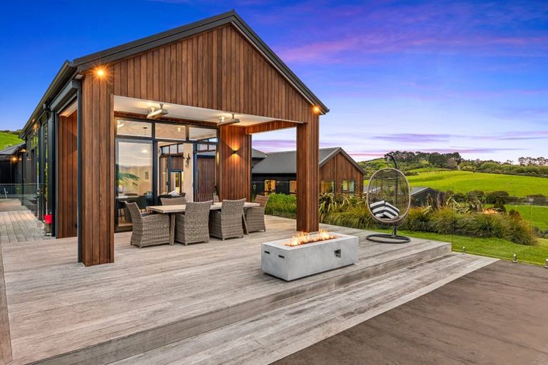 Photo of property in 56 Hull Road, Waitoki, Kaukapakapa, 0871