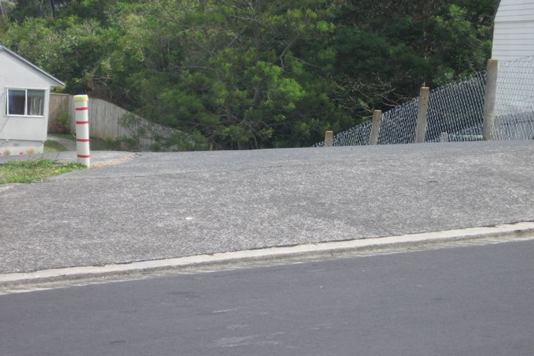 Photo of property in 2/14 Fernlea Rise, Bayview, Auckland, 0629