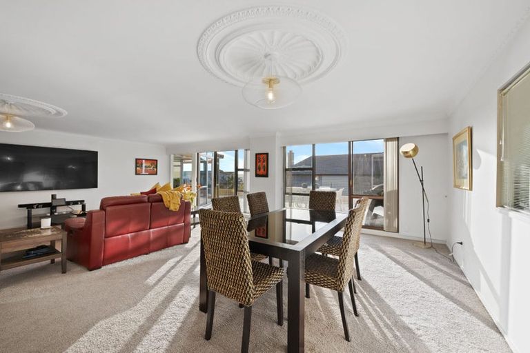 Photo of property in 2/9 Takutai Avenue, Bucklands Beach, Auckland, 2012