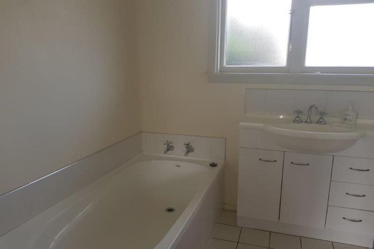 Photo of property in 219 Avonhead Road, Avonhead, Christchurch, 8042