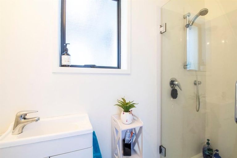 Photo of property in 1/110 Nigel Road, Browns Bay, Auckland, 0630