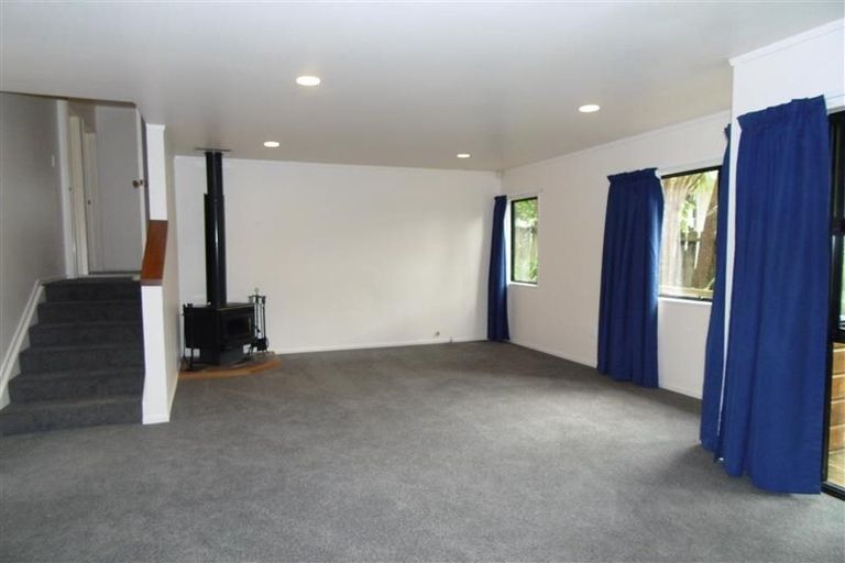 Photo of property in 2/32 Nigel Road, Browns Bay, Auckland, 0630
