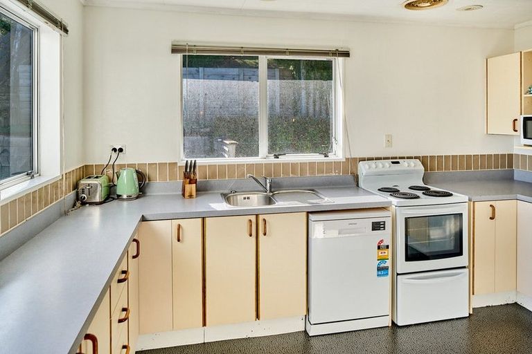 Photo of property in 3 Ayton Drive, Whitby, Porirua, 5024