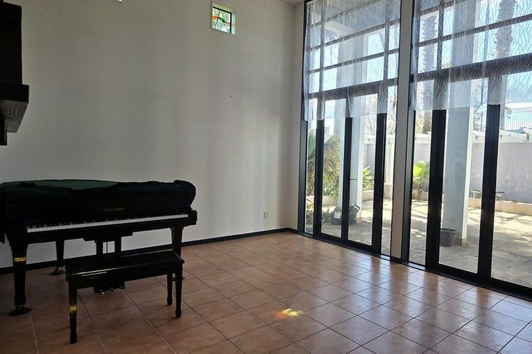 Photo of property in 213 Whangaparaoa Road, Red Beach, 0932