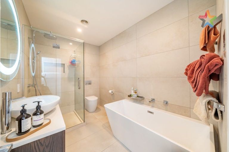 Photo of property in 30 Korokoro Road, Korokoro, Lower Hutt, 5012