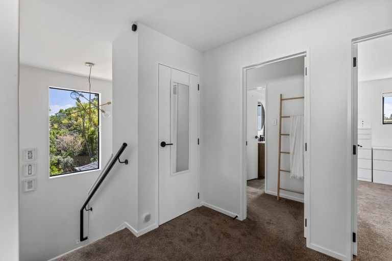 Photo of property in 27d Taipari Road, Te Atatu Peninsula, Auckland, 0610