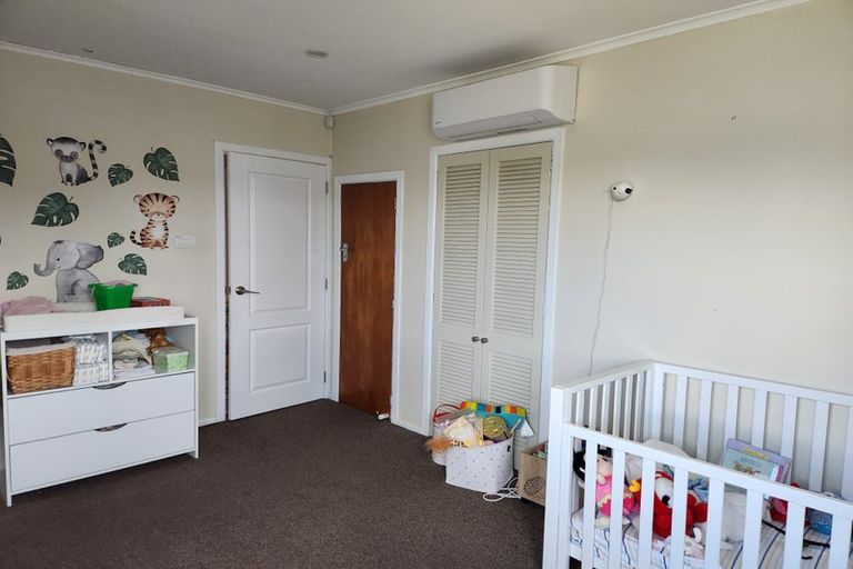 Photo of property in 2/484 East Coast Road, Windsor Park, Auckland, 0630