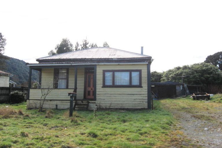 Photo of property in 19 Clifford Street, Blackball, 7804