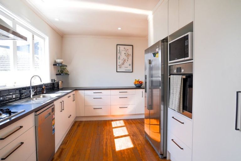 Photo of property in 14 Mahana Road, St Andrews, Hamilton, 3200