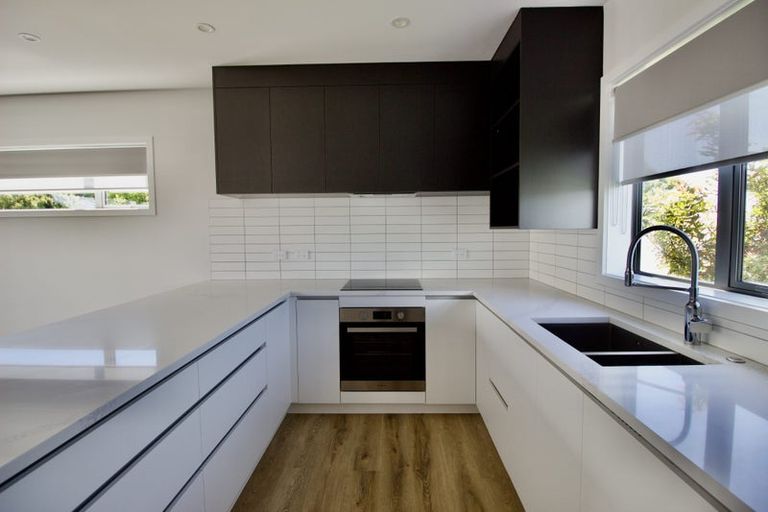 Photo of property in 7/94 Target Road, Totara Vale, Auckland, 0629