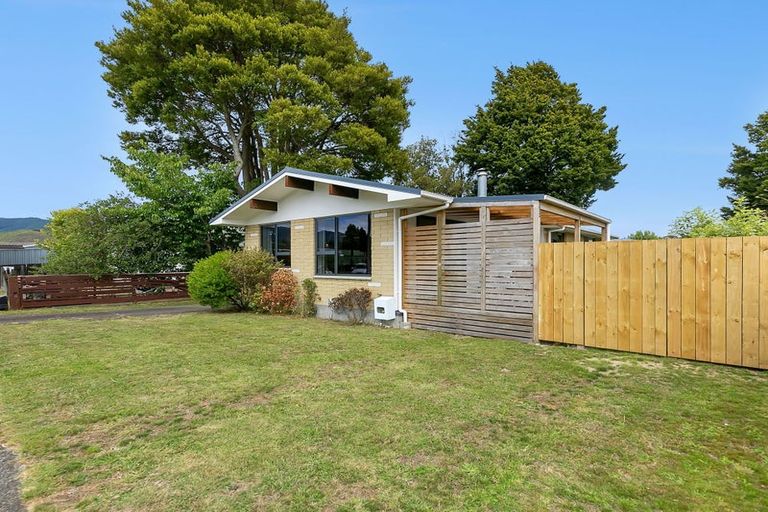 Photo of property in 8 Kentucky Street, Totara Park, Upper Hutt, 5018