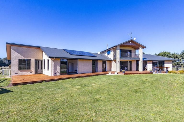 Photo of property in 120 Glews Road, Cust, Rangiora, 7471