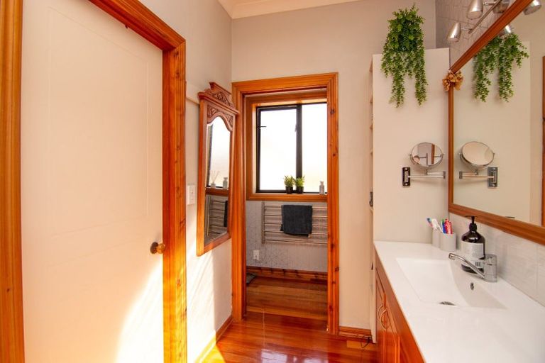 Photo of property in 7 Alpine Grove, Kelvin Grove, Palmerston North, 4414