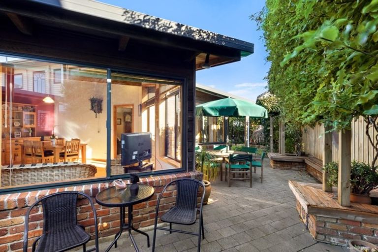 Photo of property in 4a Devon Road, Bucklands Beach, Auckland, 2012