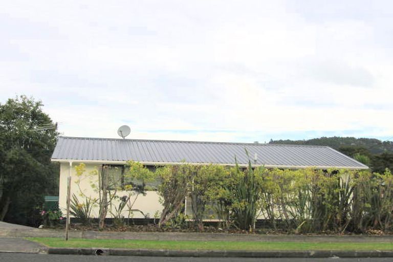 Photo of property in 32 Nandana Drive, Glen Eden, Auckland, 0602