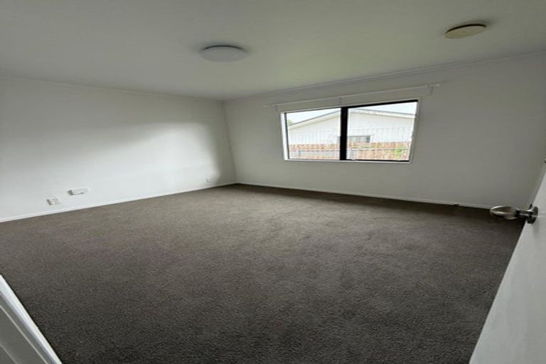 Photo of property in 2/70 Kelvin Road, Papakura, 2110