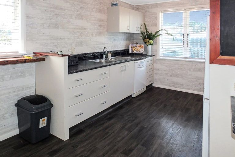 Photo of property in 15 Andrews Street, Foxton Beach, Foxton, 4815