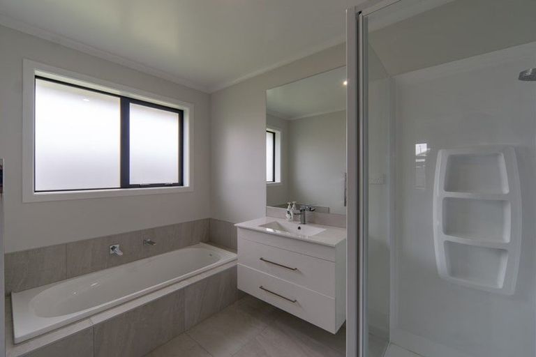 Photo of property in 32 Hector Drive, Rototuna North, Hamilton, 3210