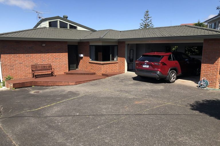 Photo of property in 46 Wade River Road, Stanmore Bay, Whangaparaoa, 0932