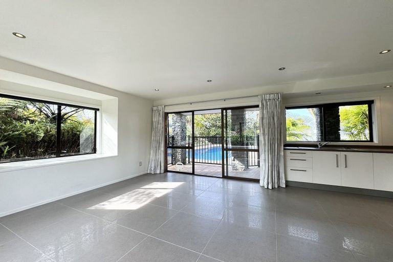 Photo of property in 71 James Paige Lane, Riverhead, Albany, 0793