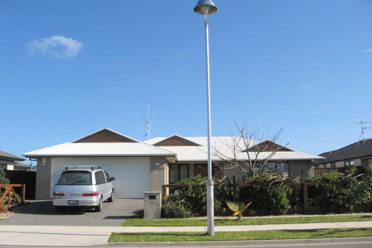 Photo of property in 42 Oreti Crescent, Papamoa Beach, Papamoa, 3118