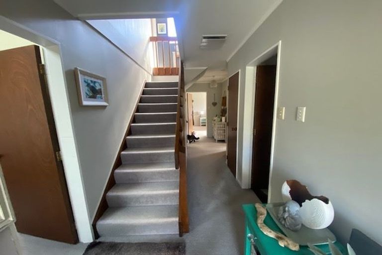 Photo of property in 70a Amapur Drive, Khandallah, Wellington, 6035