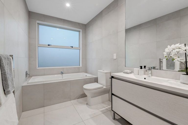 Photo of property in 26 Kukuwai Avenue, Red Beach, 0932