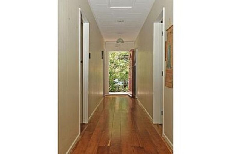 Photo of property in 92 Russell Terrace, Berhampore, Wellington, 6023