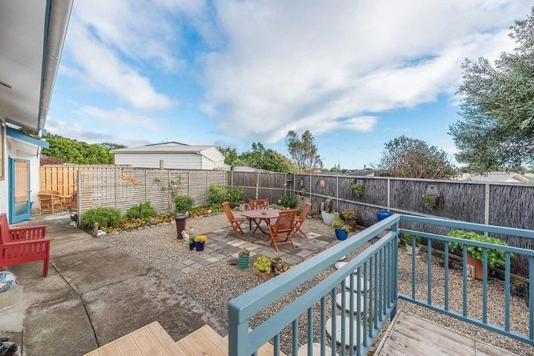 Photo of property in 13 Freyberg Crescent, Waikanae Beach, Waikanae, 5036