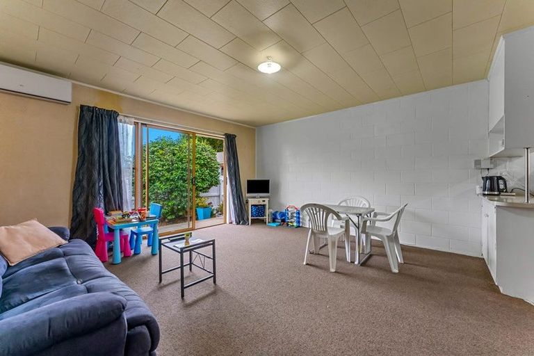 Photo of property in 5/4 Ashby Place, Pukekohe, 2120