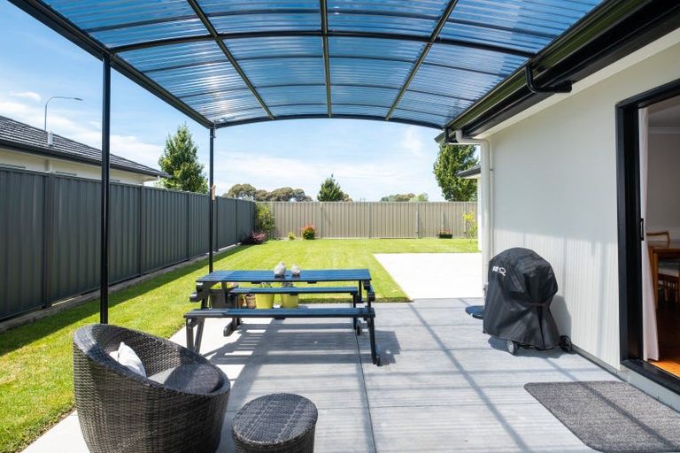 Photo of property in 16 Rotoiti Way, Poraiti, Napier, 4112