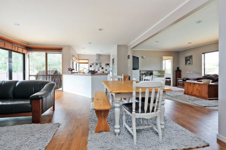 Photo of property in 18 Airini Road, Waimarama, Havelock North, 4294