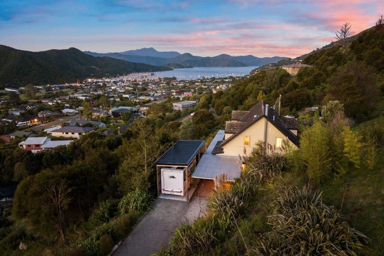 Photo of property in 51 Boons Valley Road, Waikawa, Picton, 7220