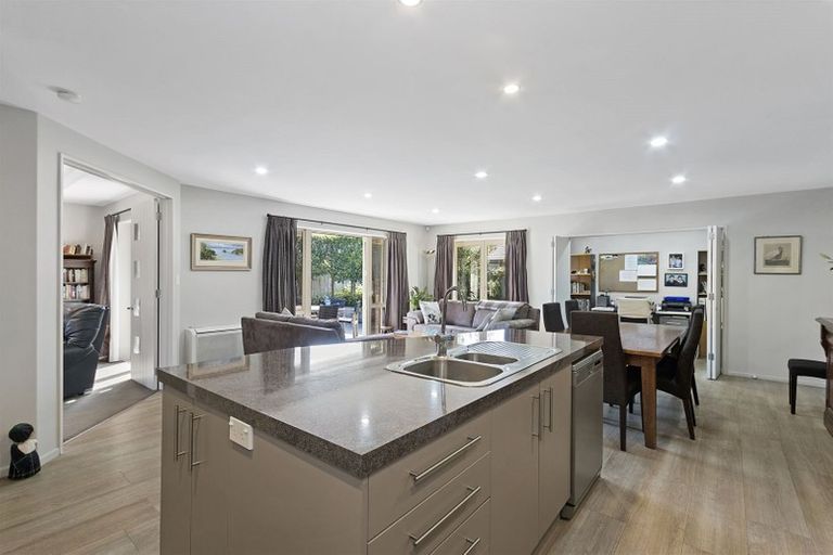 Photo of property in 30 Foresters Crescent, Parklands, Christchurch, 8083