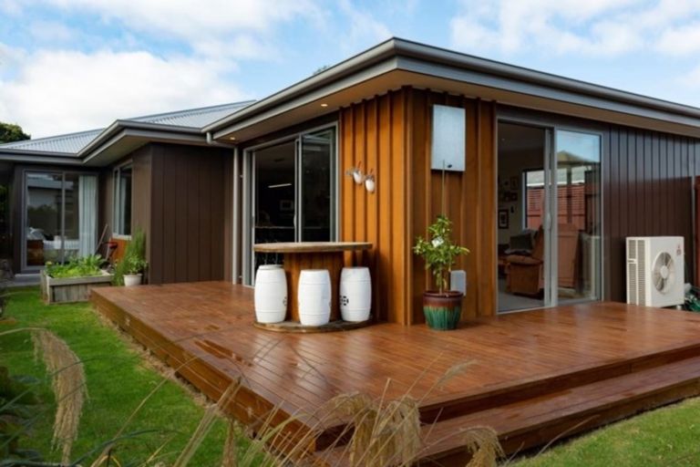 Photo of property in 9a Bideford Place, Dallington, Christchurch, 8061