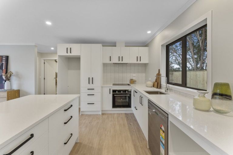 Photo of property in 9 Ropata Te Ao Way, Otaki, 5512