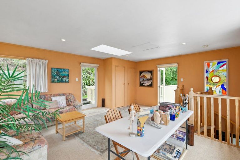 Photo of property in 140 The Esplanade, Houghton Bay, Wellington, 6023