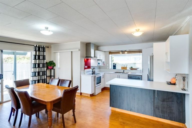 Photo of property in 30 Henley Crescent, Pirimai, Napier, 4112